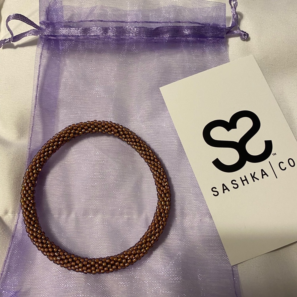 Saska bracelet. 8”